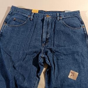 NWT Wrangler Rugged Wear 40x32 Jeans